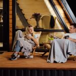 Budowa domu nad jeziorem to projekt wymagający szczególnej uwagi ze względu na specyficzne warunki terenowe oraz dodatkowe regulacje prawno-środowiskowe