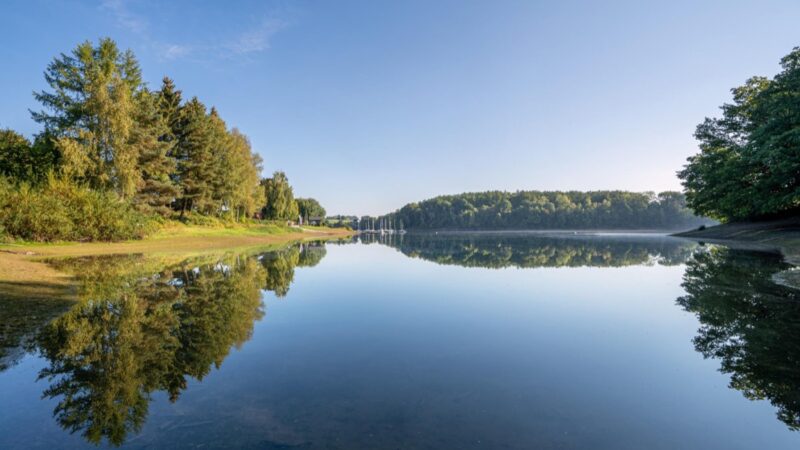 Jak znaleźć idealną działkę na Mazurach – poradnik dla kupujących